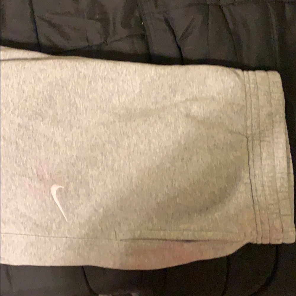 Nike sweats or joggers wore a few times - Picture 1 of 3